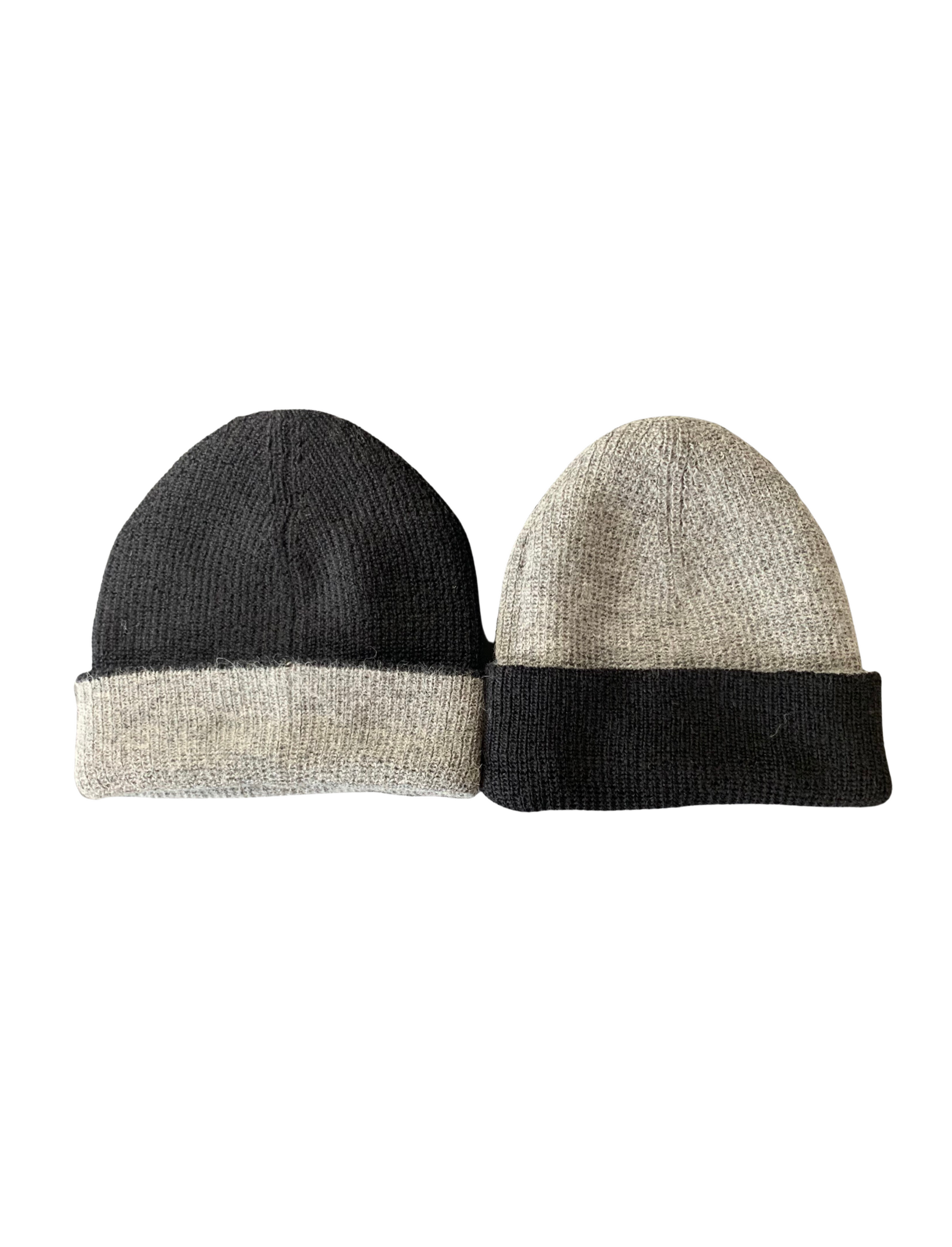 ReversibleBeanieBlackGrey.png?